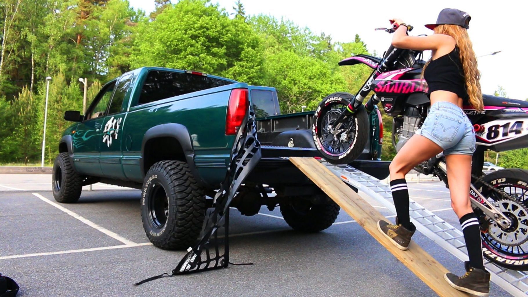 How To Choose The Right Motorcycle Loading Ramp