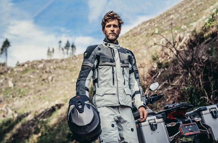12 Cold Weather Motorcycle Gear - Best For Winter Travel