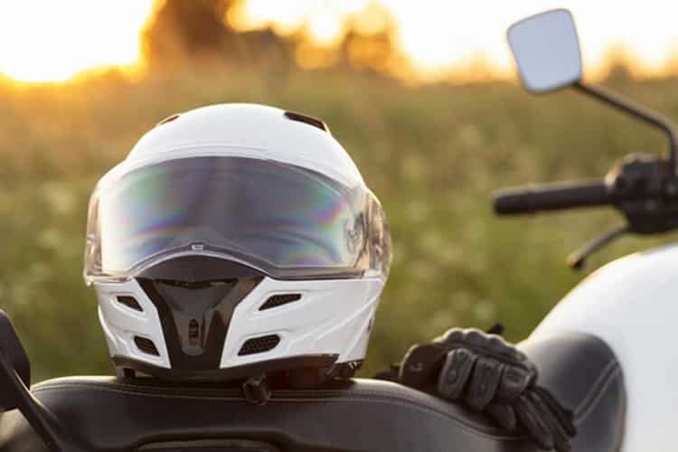 The Main Advantage of White Motorcycle Helmets
