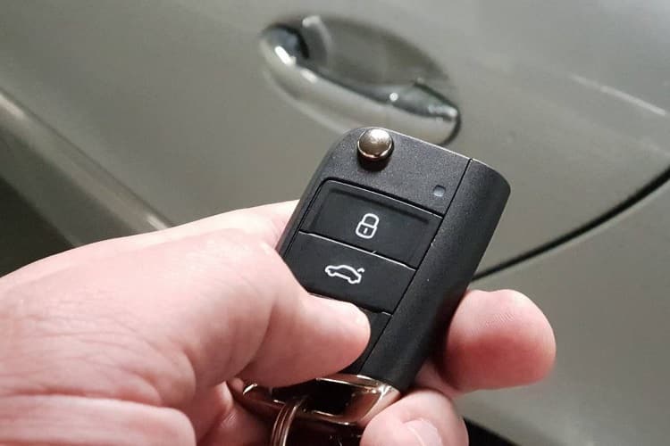 how to get in the car when batteries in keyless are gone