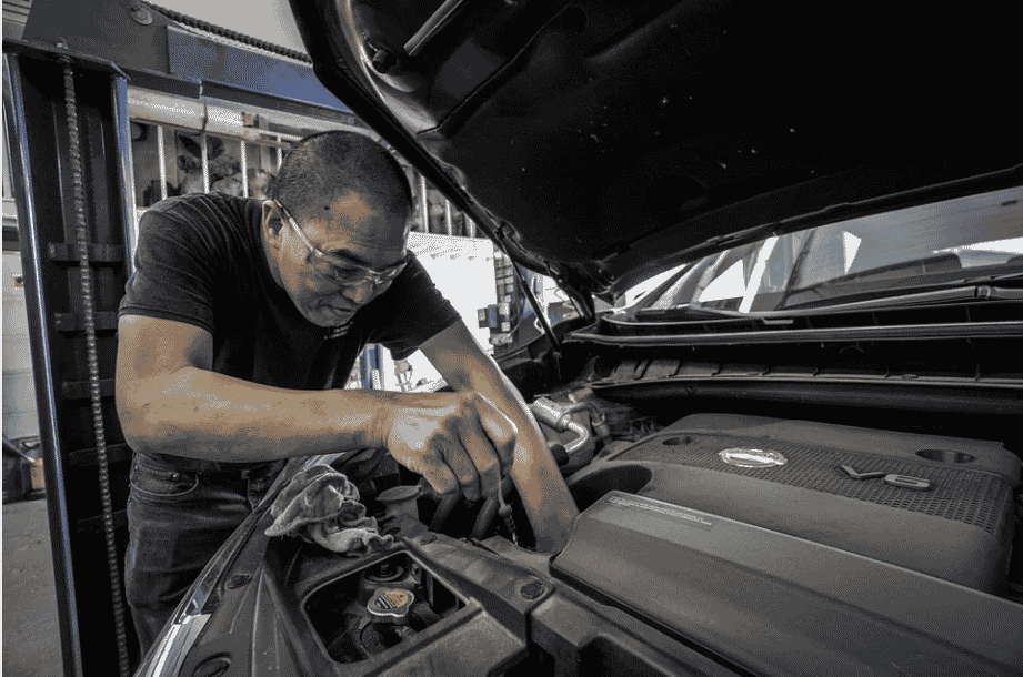 how to put coolant in car - image from pixabay by DokaRyan