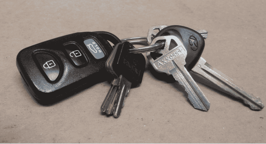 nissan key fob replacement - image from pixabay by Brett_Hondow